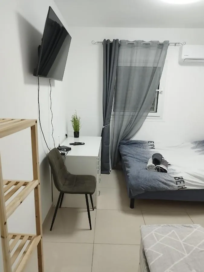 Apartment With Terrace And Parking Eilat